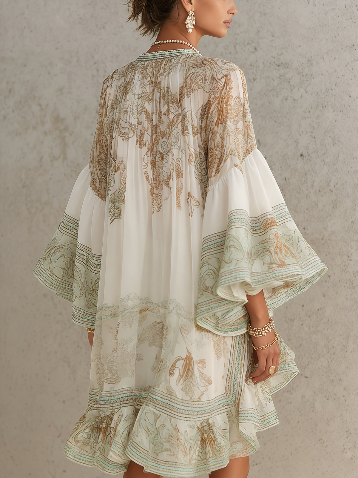 Vestido mini de gasa a rayas con mangas con volante