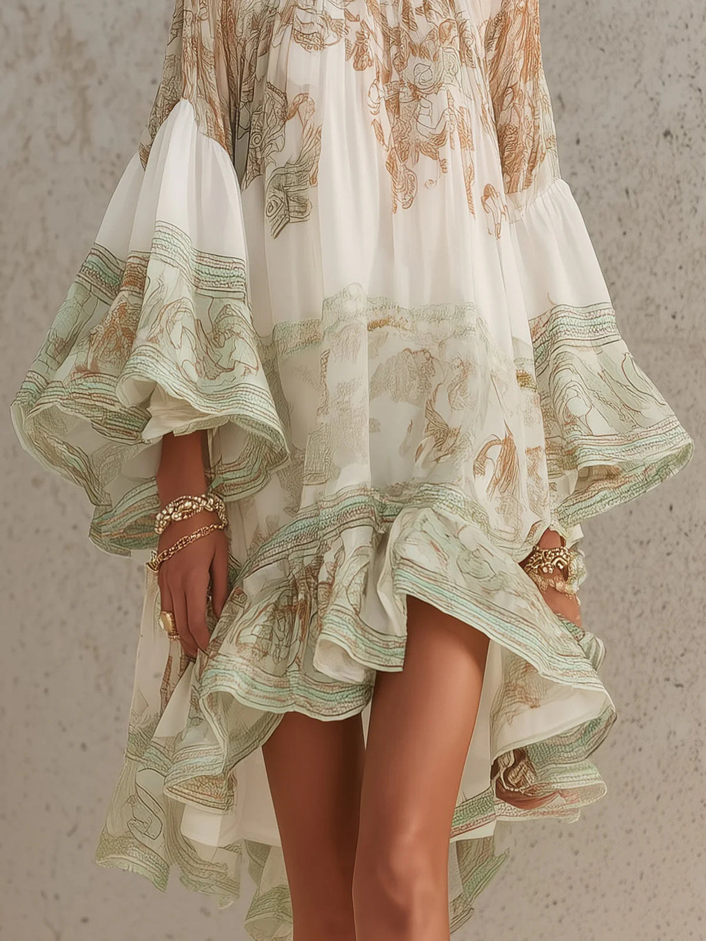 Vestido mini de gasa a rayas con mangas con volante