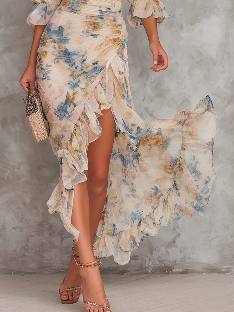 Vestido largo de gasa asimétrico con estampado floral y cuello alto, color beige