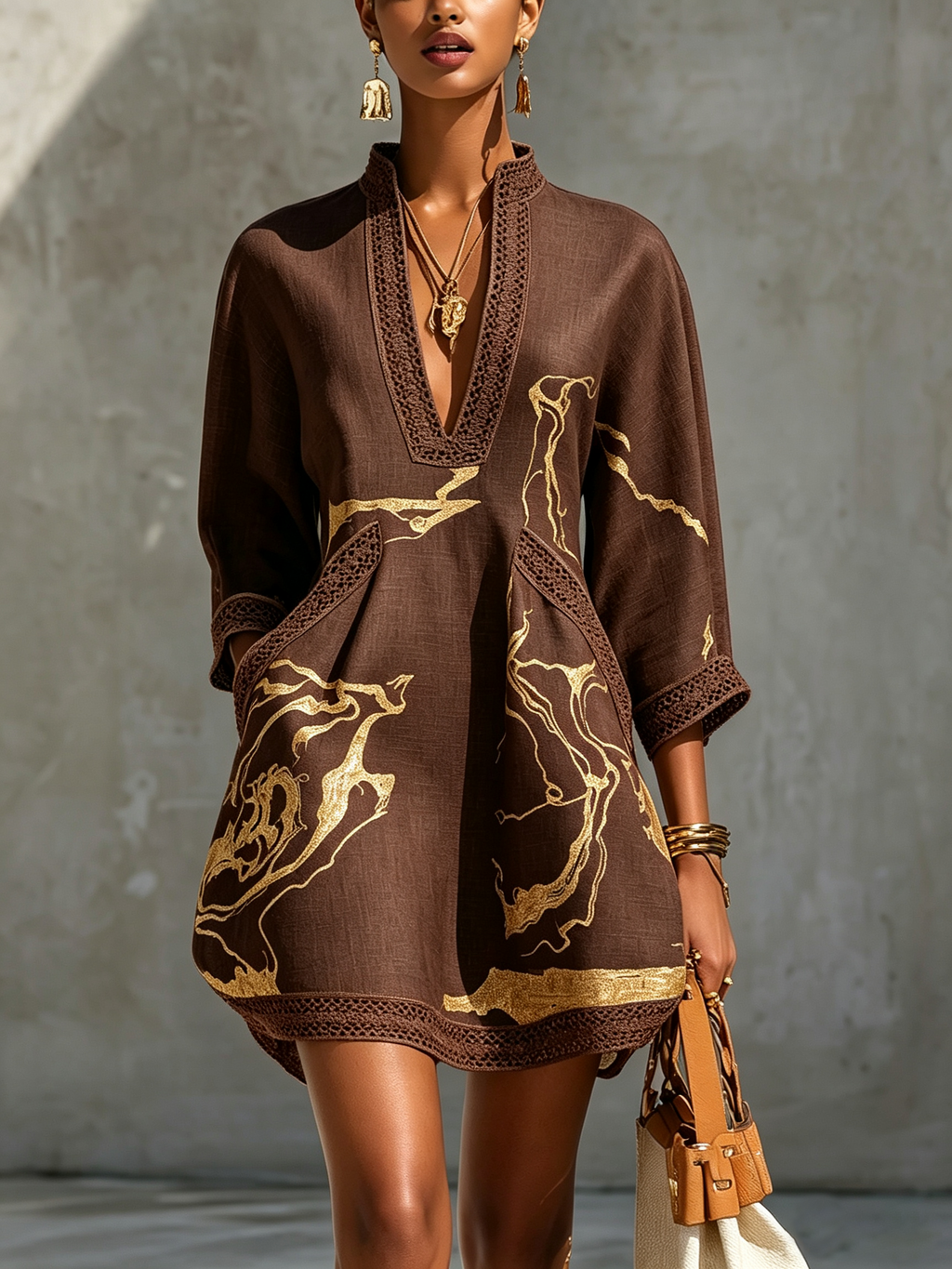 Vestido mini de encaje de ganchillo con escote en V, negro y dorado estampado