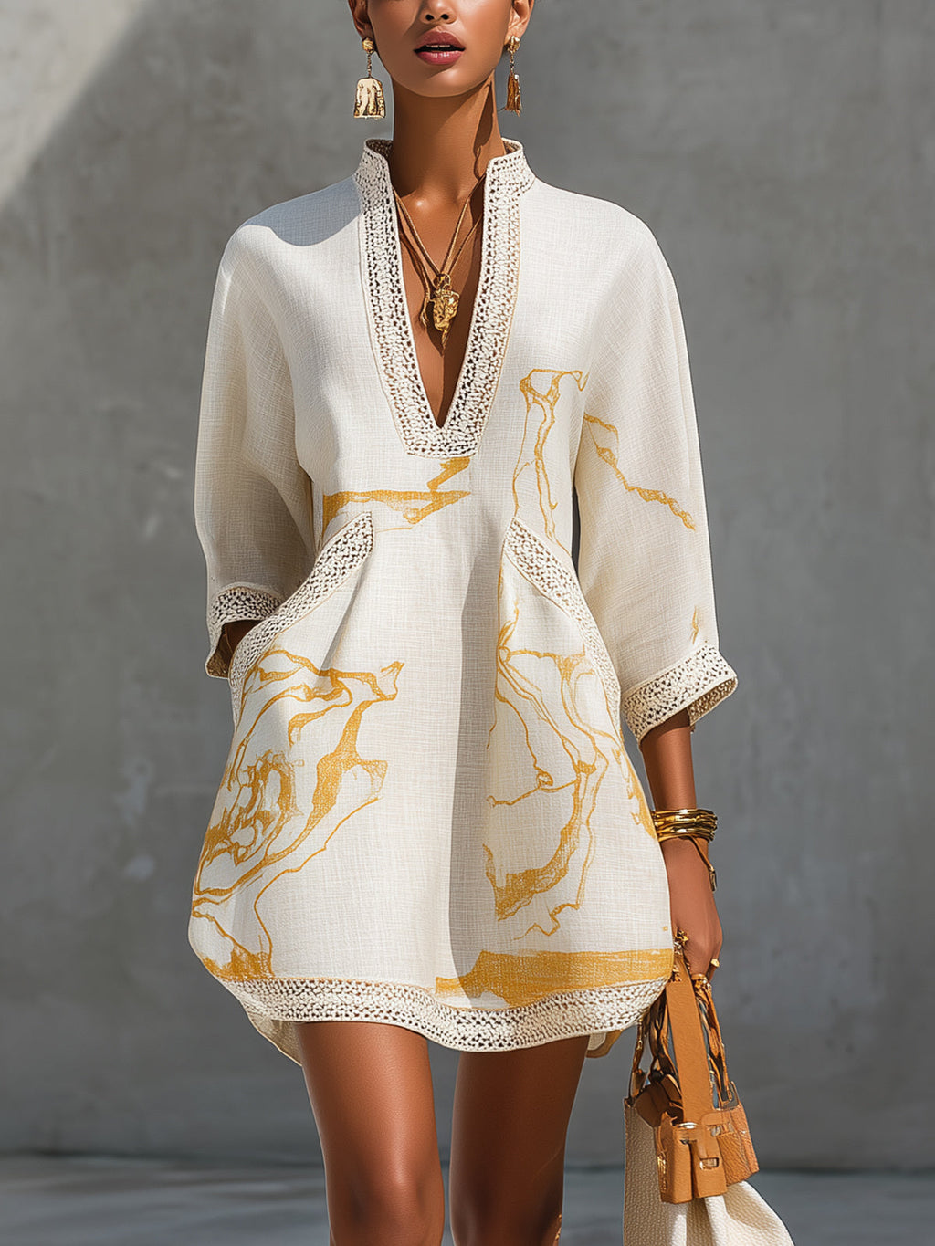 Vestido mini de encaje de ganchillo con escote en V, negro y dorado estampado