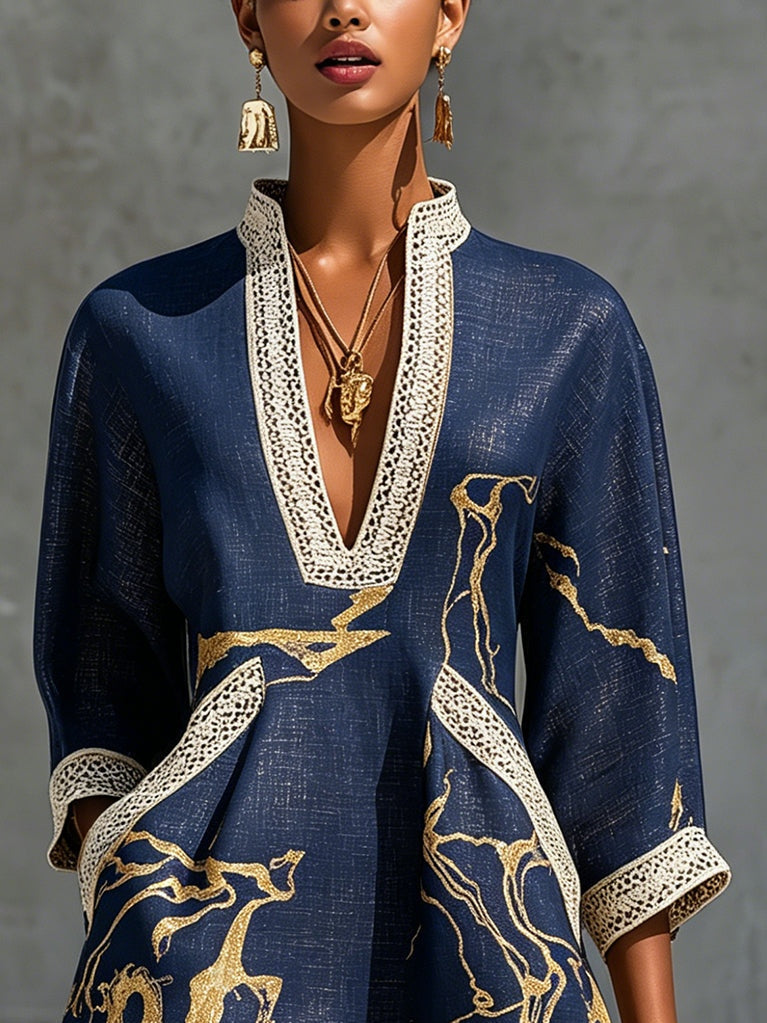 Avelia | Vestido mini de encaje de ganchillo azul marino con motivos dorados y escote en V